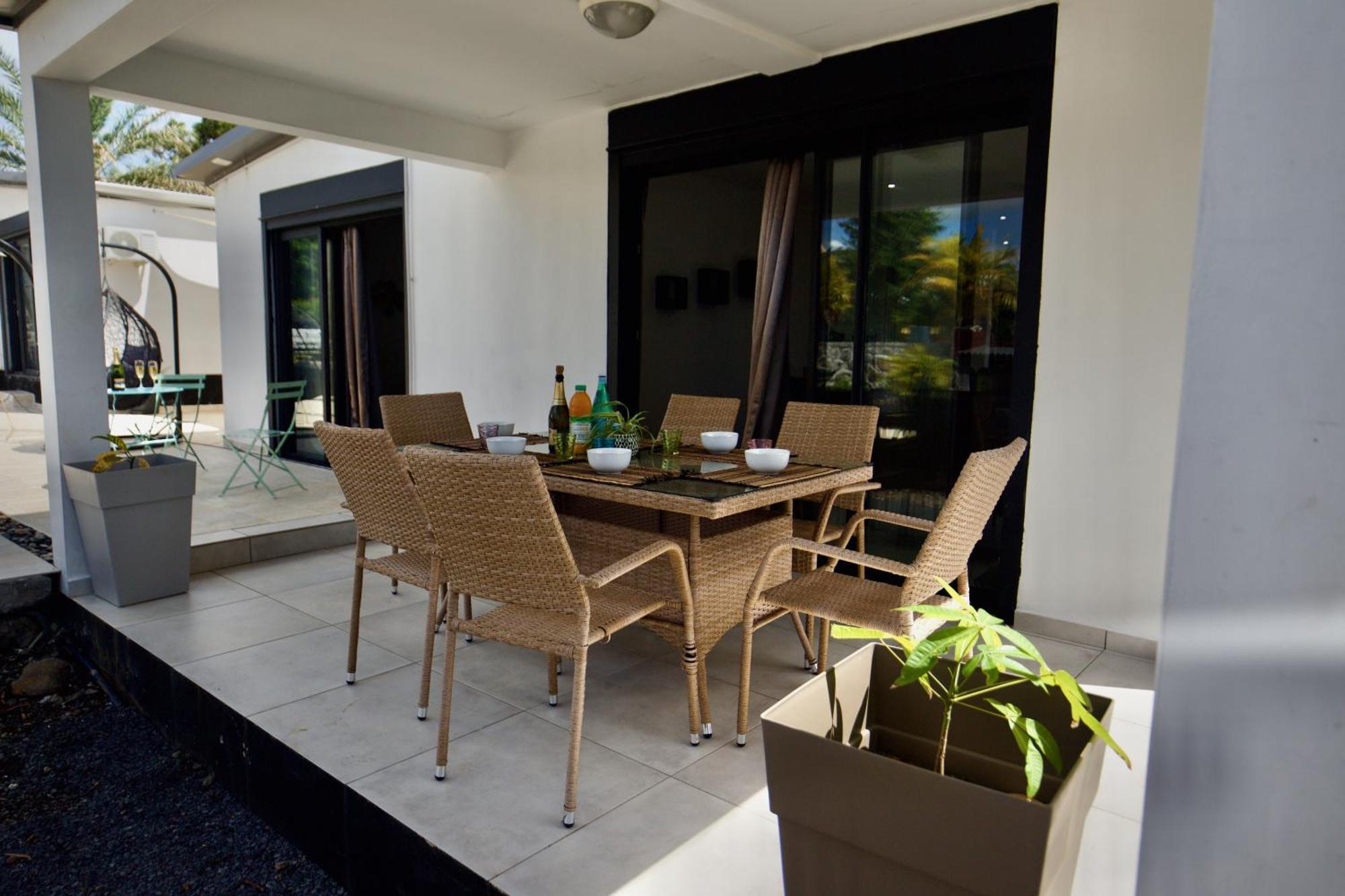 Le Beau Vallon 1- Jacuzzi Privatif Et Piscine Chauffee Partagee Saint Benoit Bagian luar foto